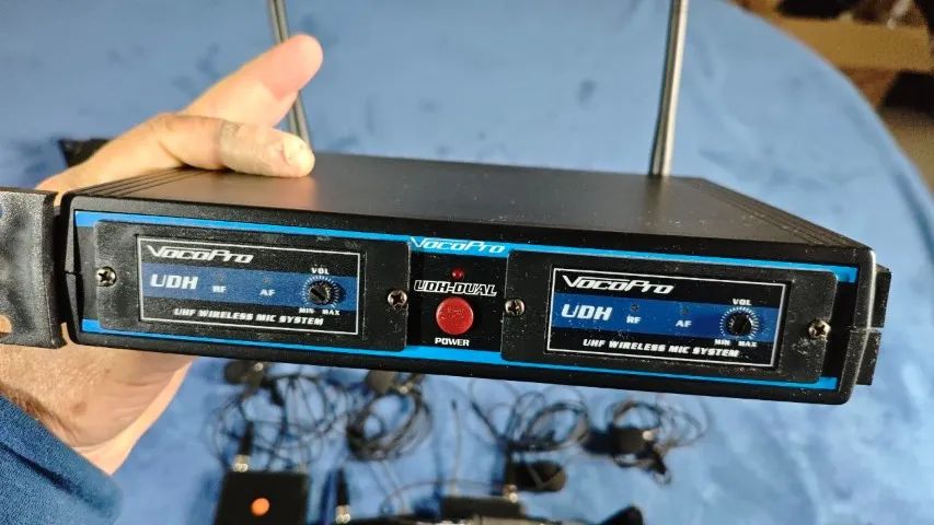 VocoPro UDH-DUAL (UHF Wireless Mic System) - Foto 4