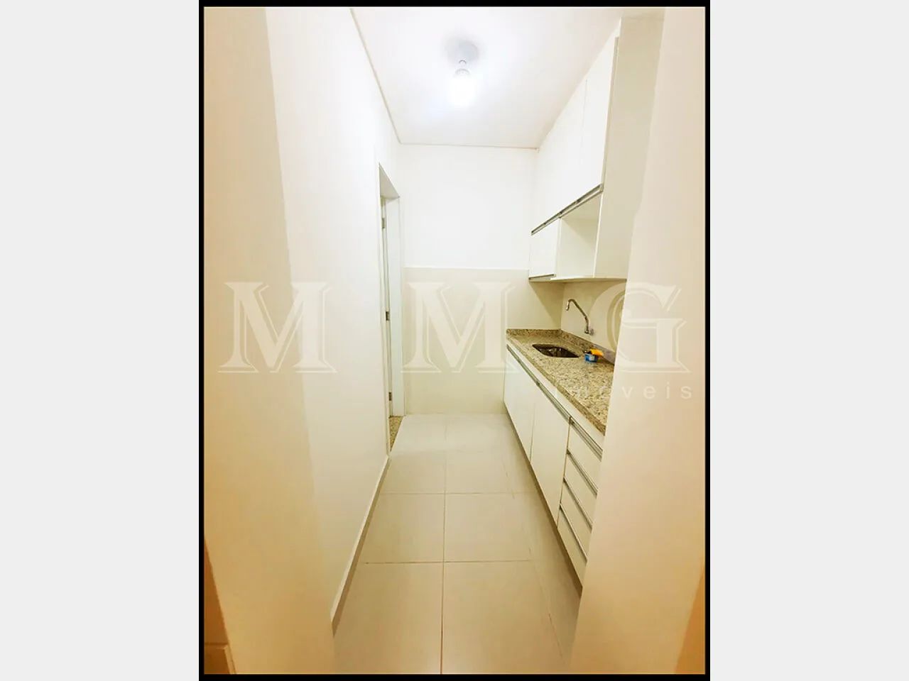 Studio, mobiliado, cozinha com armário, tipo americana, ótimo - Foto 4