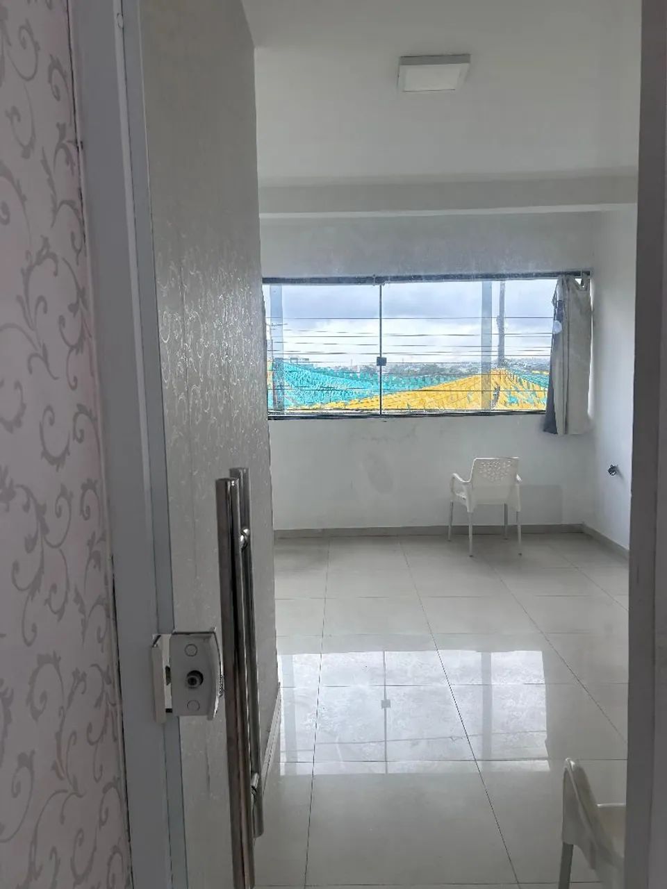 Sala comercial no centro de Lauro de Freitas 