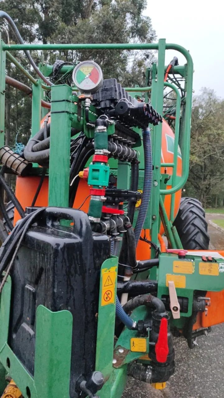 PULVERIZADOR Stara Fênix 3000 - Tratores e máquinas agrícolas