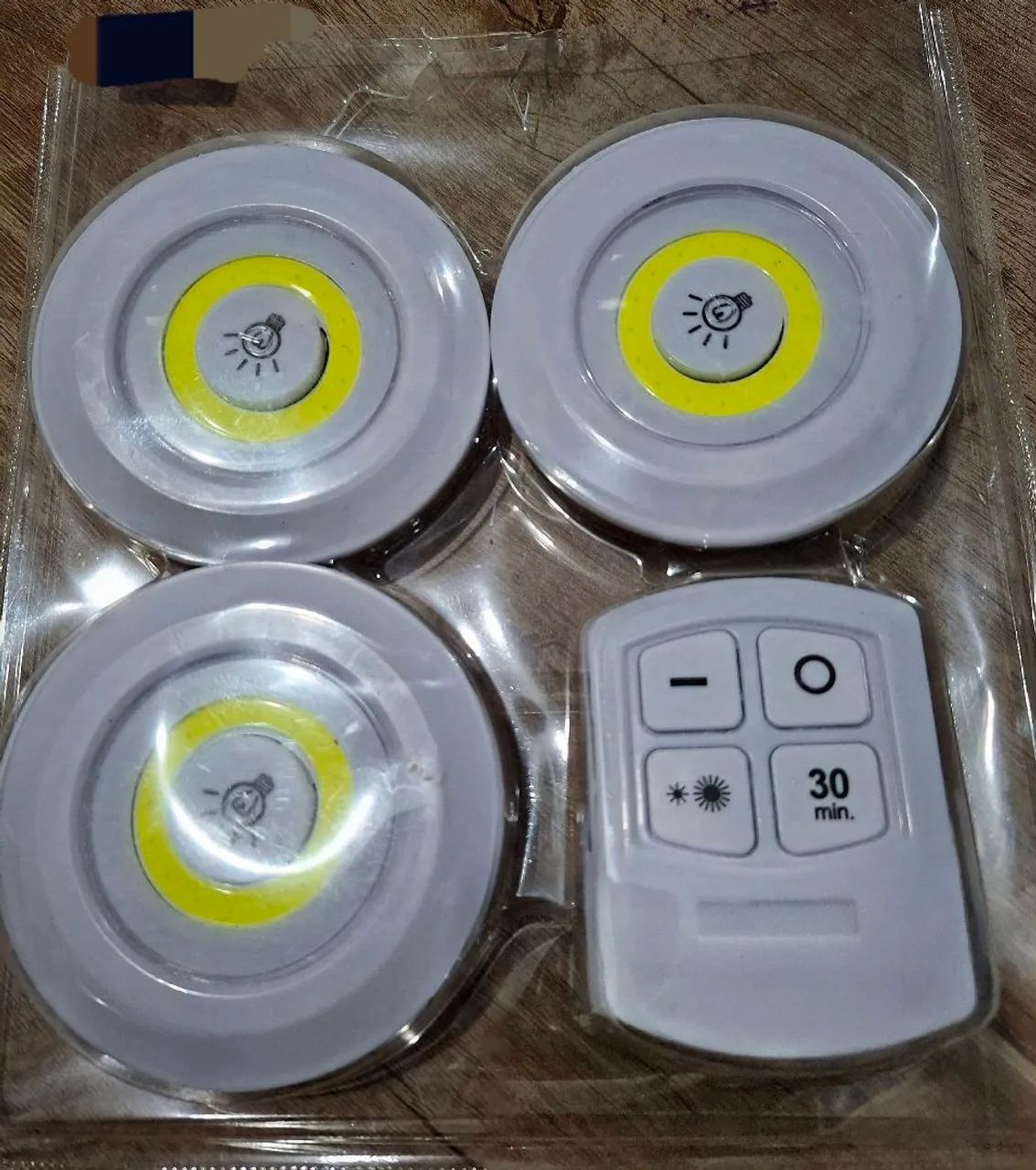 Kit Luminaria Leds c/3 e controle remoto. Funciona com pilha.