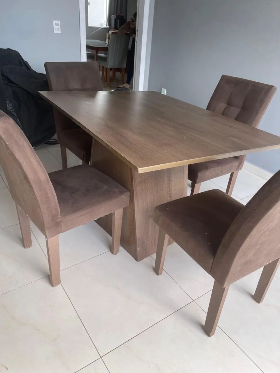 Mesa com cadeiras