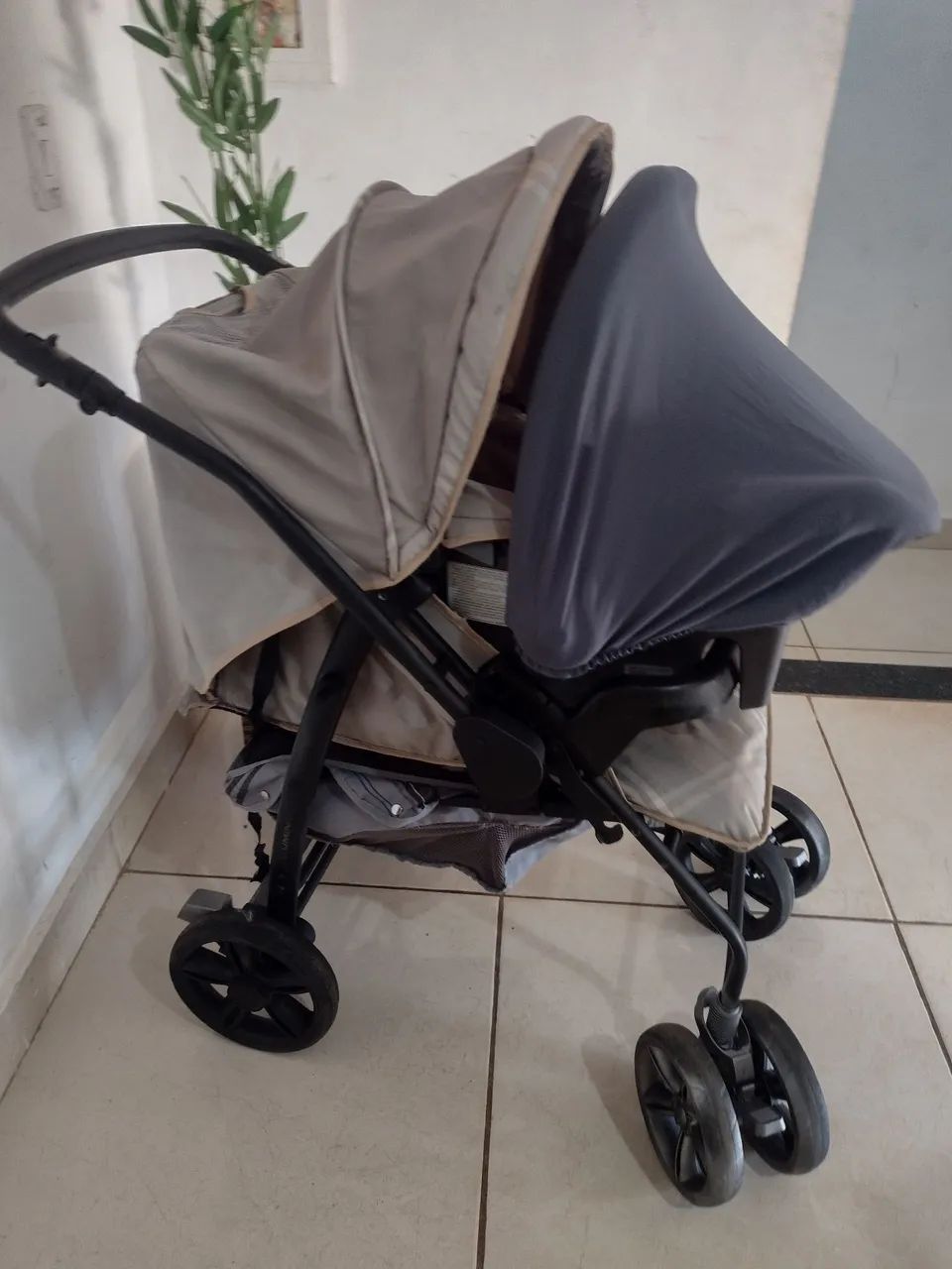 Carrinho com bebê conforto  - Foto 2
