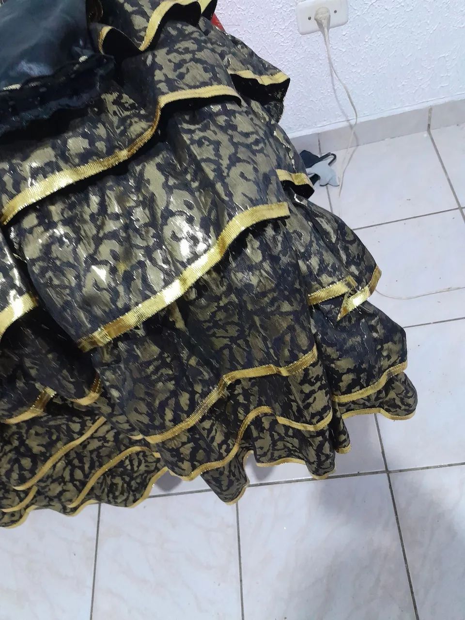 Vestido Cigano Preto com Dourado  - Foto 2