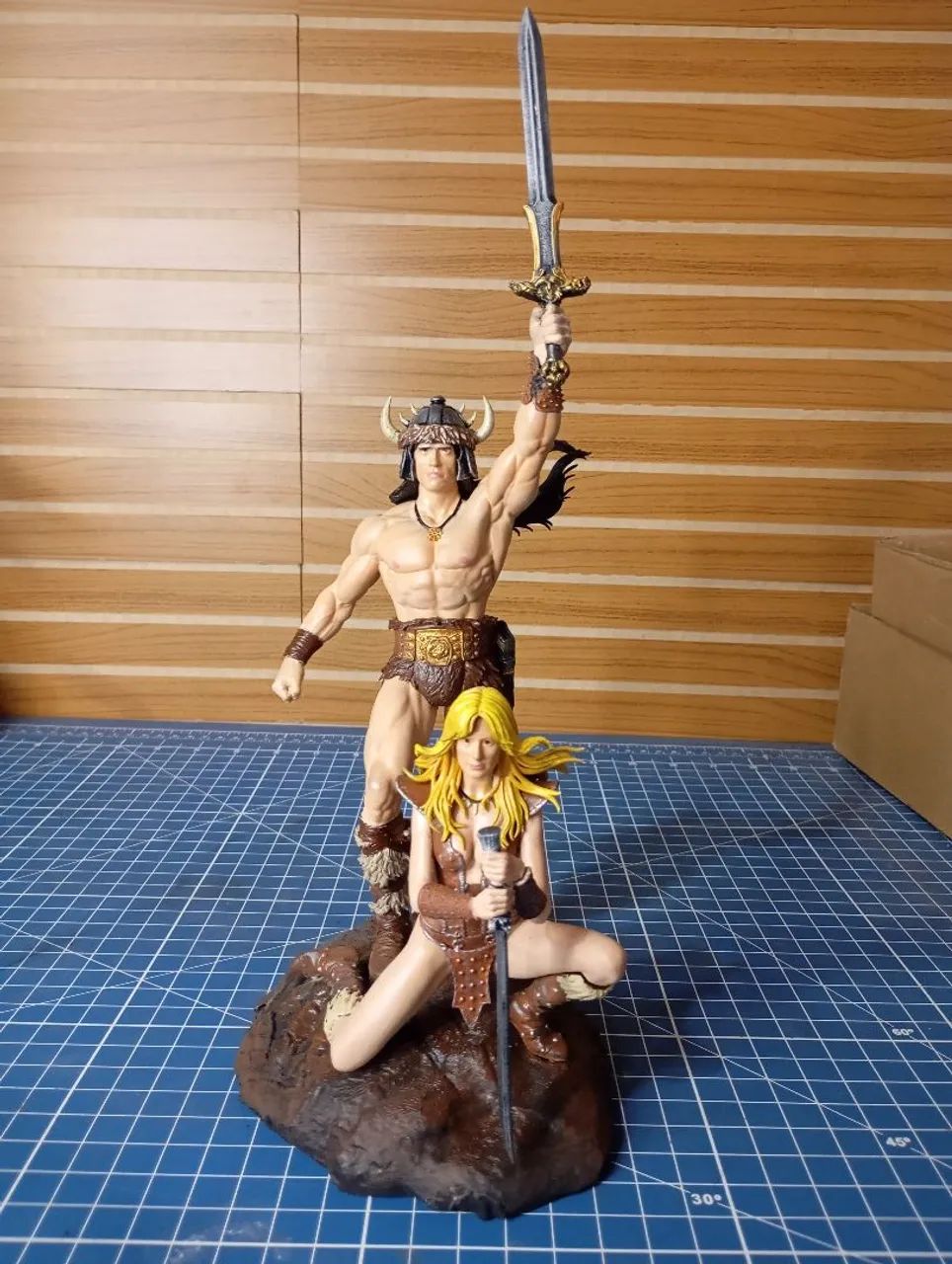 Conan e valeria estatua 3d 