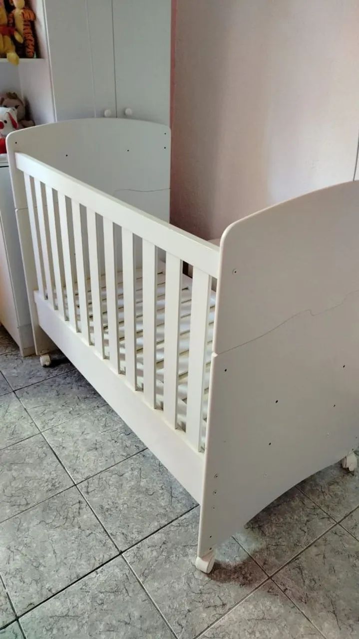 Berço 3 em 1 com colchão e mosquiteiro 