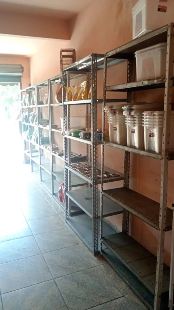 Estantes de ferro 6 prateleiras