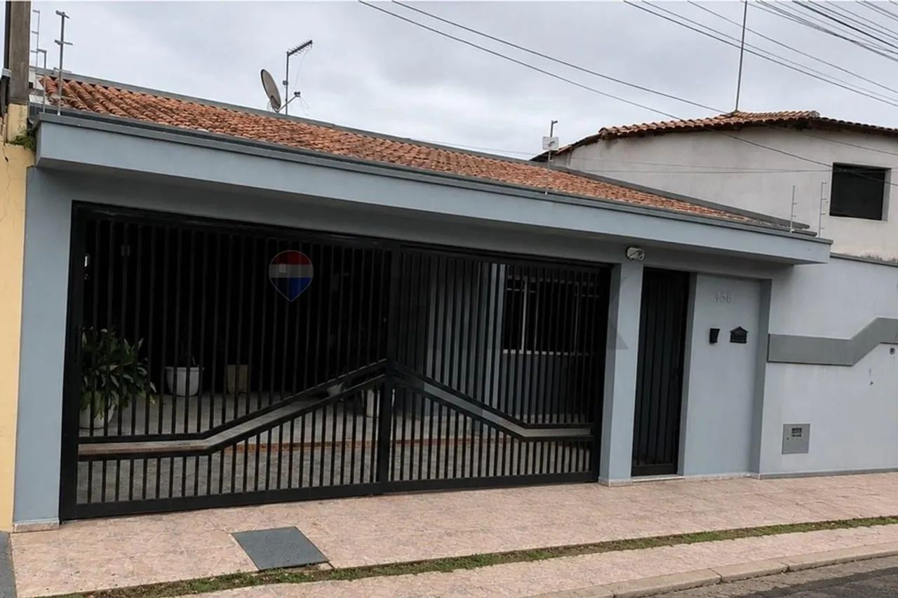 CASA TÉRREA À VENDA NO JARDIM ALMEIDA!
