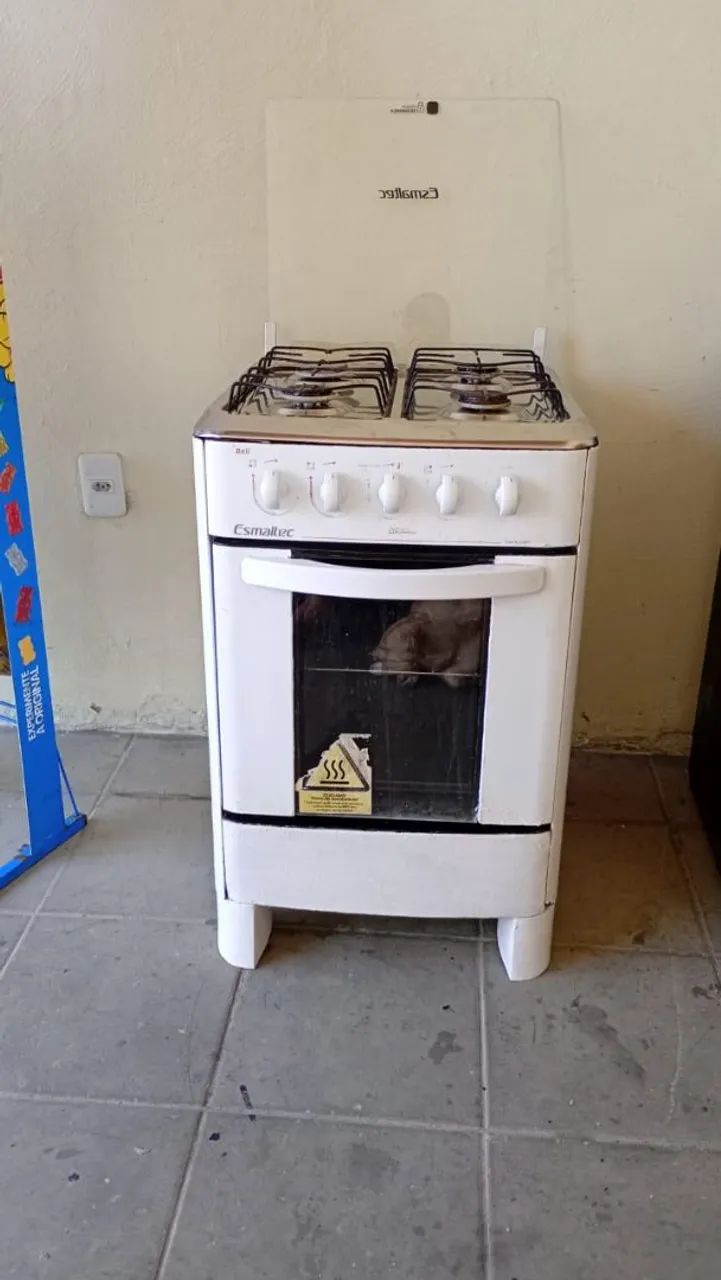 Fogão 4 bocas funcionando perfeitamente 