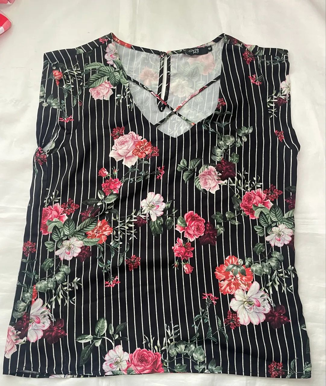 blusa feminina com estampa florida TOLI