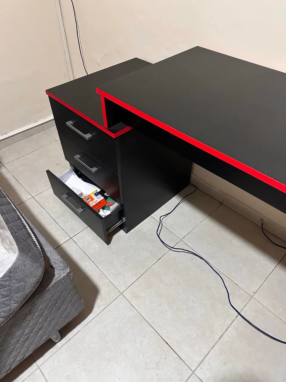Vende se escrivaninha  - Foto 2