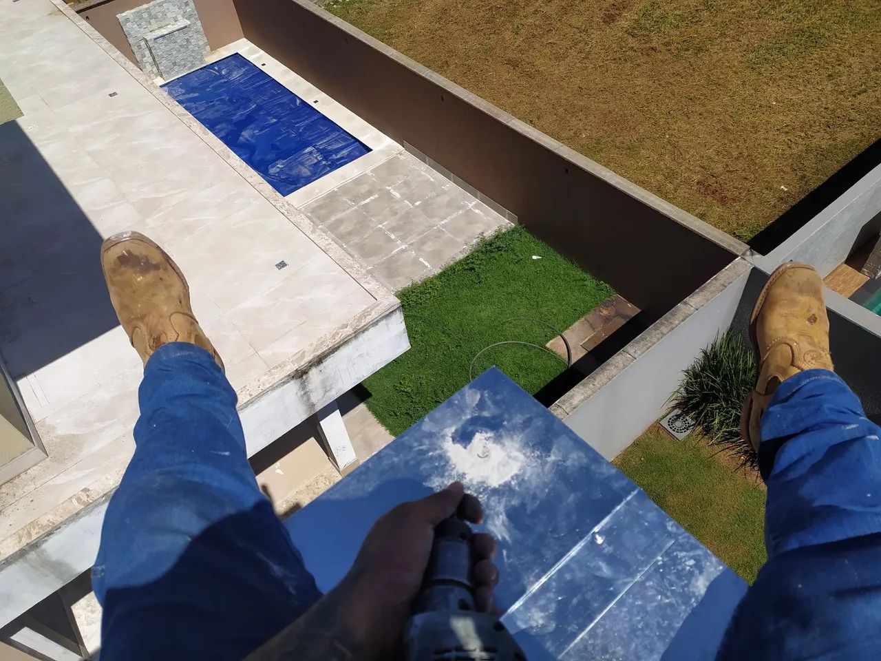 Instalação e manutenção de calhas rufos em geral. - Foto 3