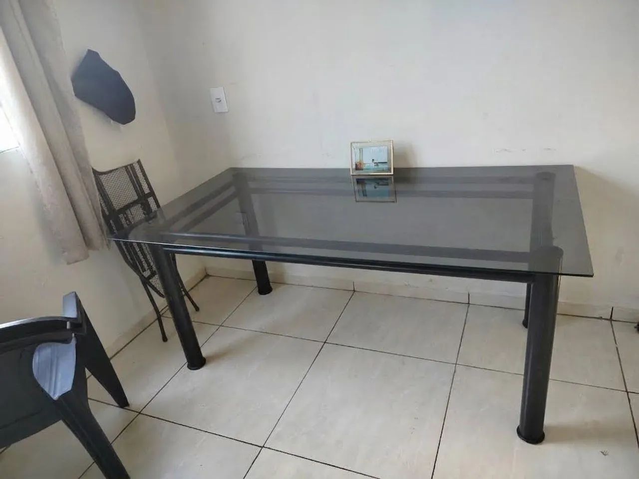 Mesa de vidro em excelente estado  - Foto 2