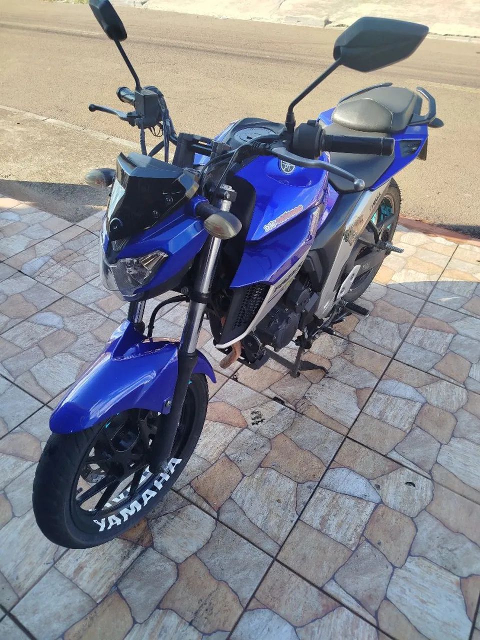 Fazer 250