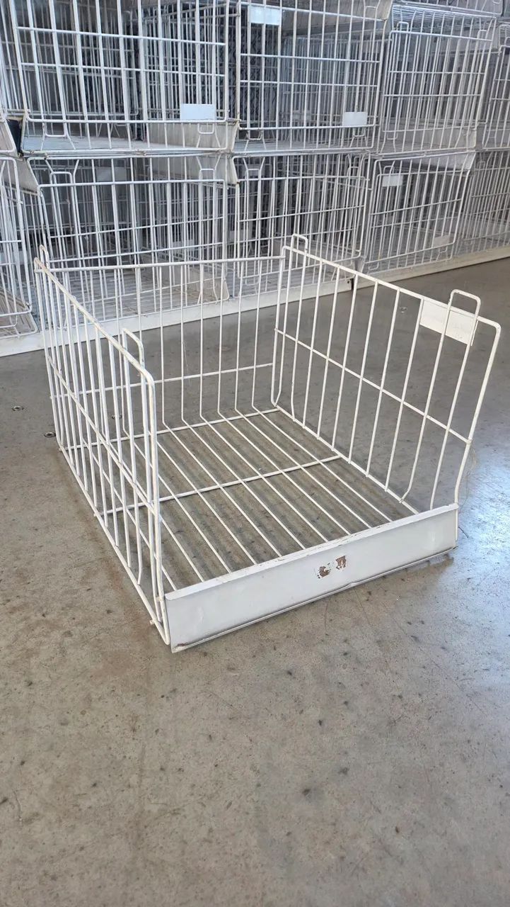Cestos de metal telado