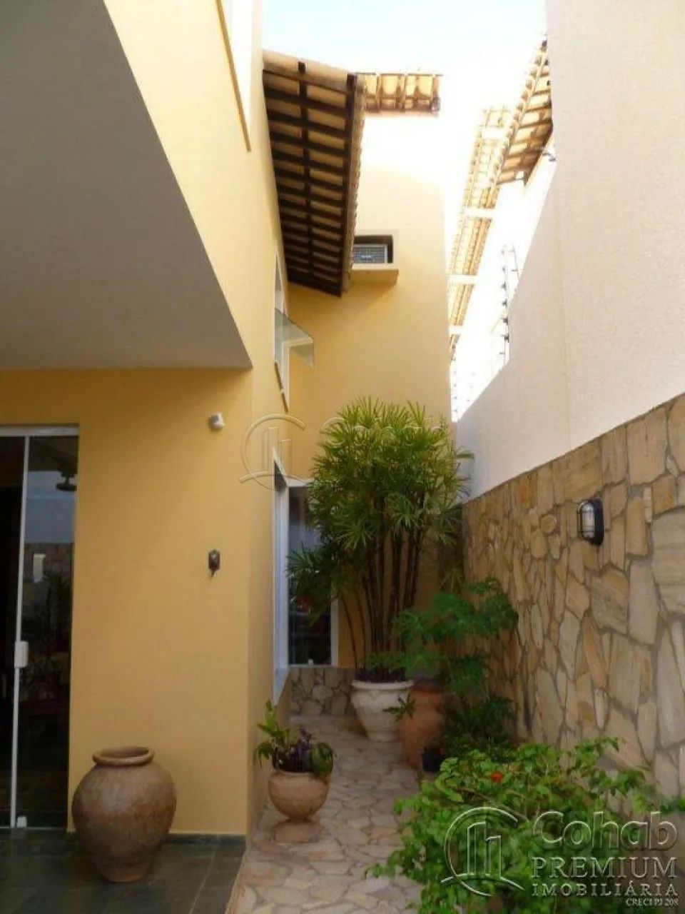 Casa à Venda na Coroa do Meio Reformada e Espaçosa - Foto 4