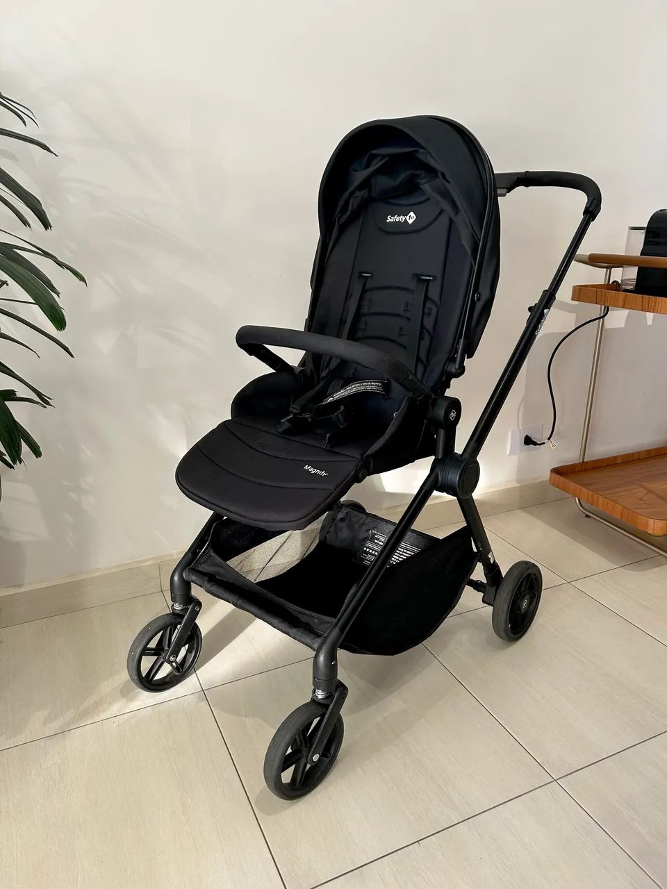Carrinho de bebê com bebê conforto - Foto 2