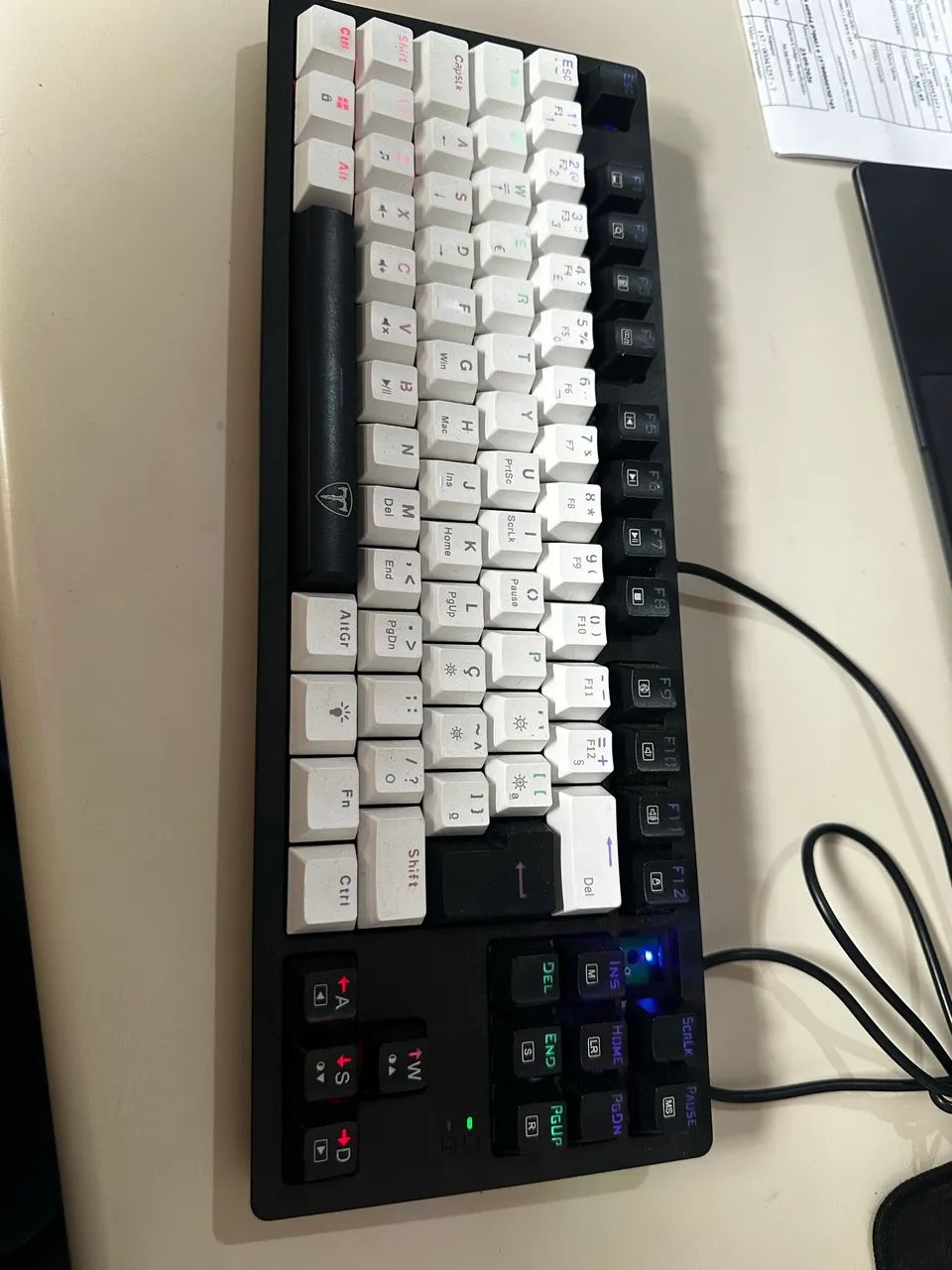 Teclado mecânico, switch RED preto com teclas Brancas   - Foto 3