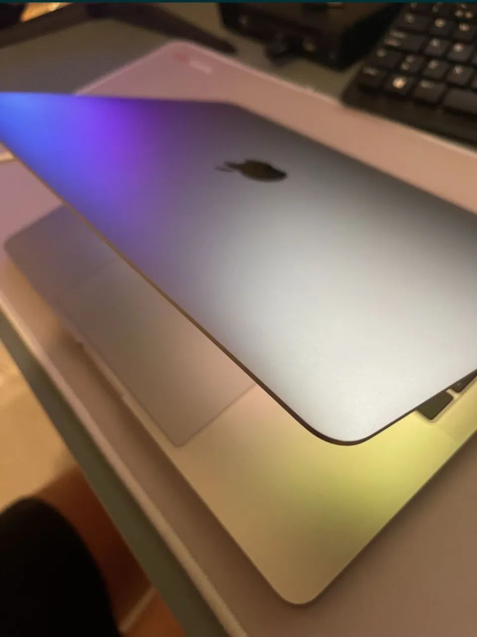 MacBook pro 2019 touch bar I5 8gb 256 ssd
