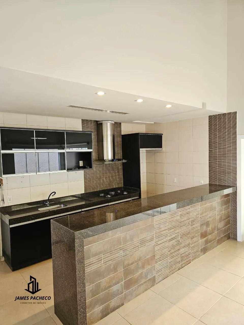 Casa- 3 quartos, 2 suítes, 280m²- PARQUE DAS FLORES