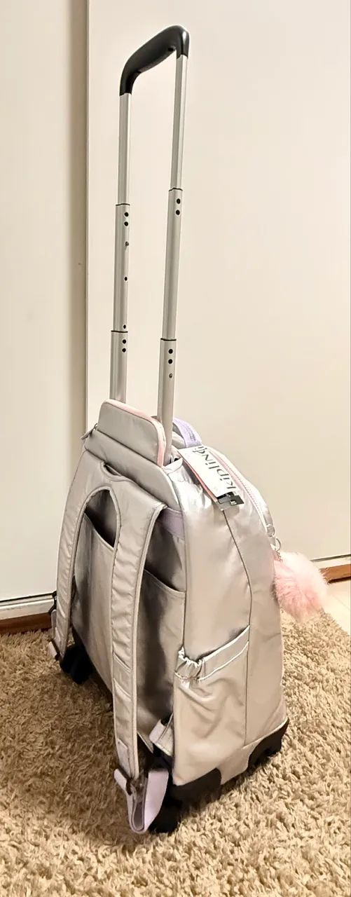 Mochila Kipling New Zea Prata | Importada dos EUA | Nova - Sem Uso - Na Embalagem - Foto 3