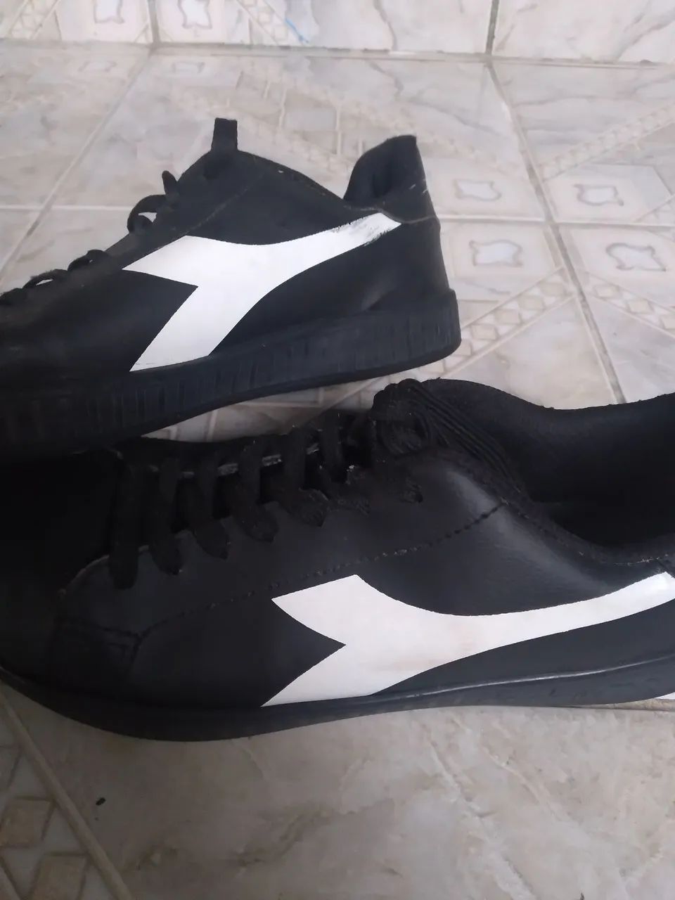 TÊNIS PRETO - 41/42 - Foto 5
