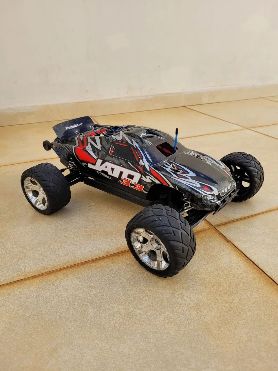 Automodelo Traxxas Jato 3.3  - Foto 2