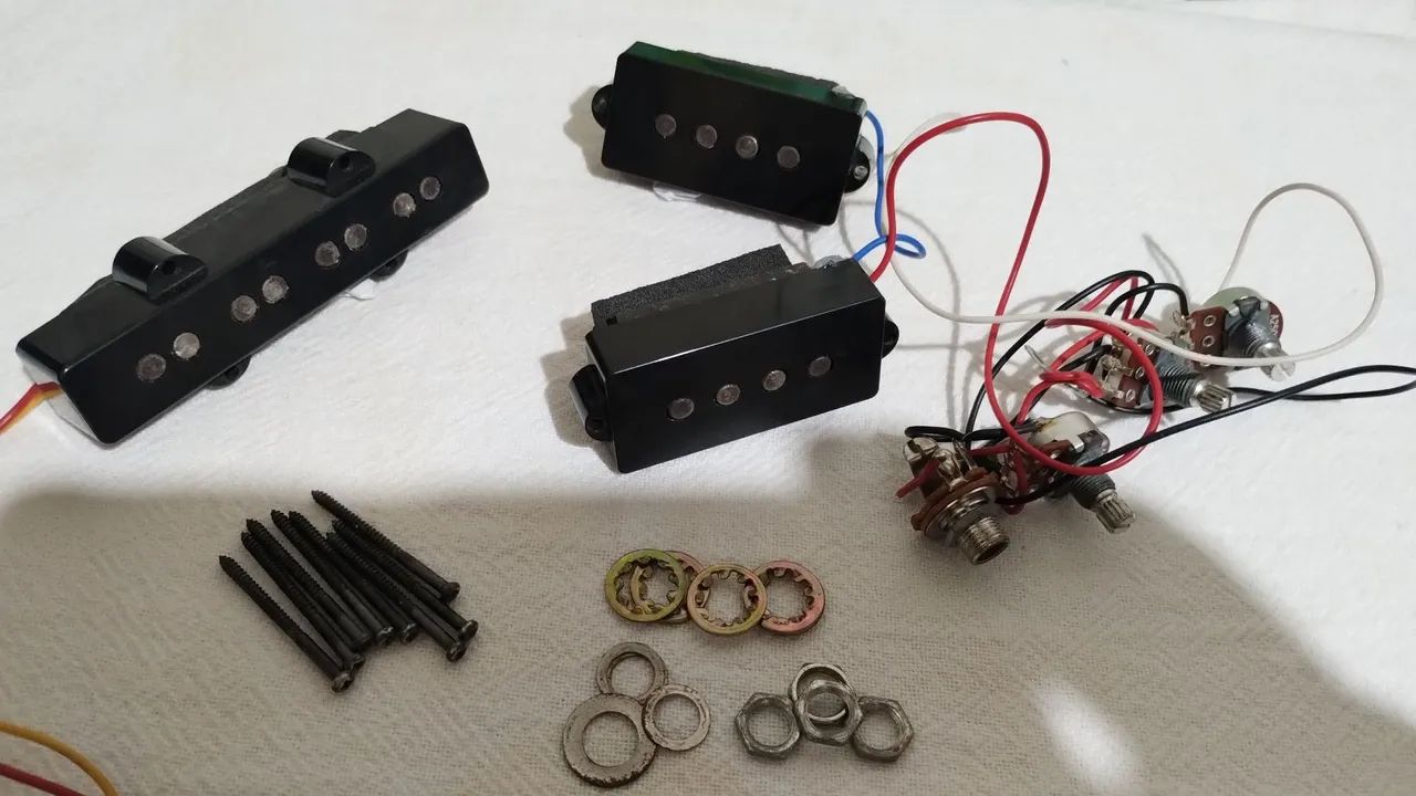 Squier by Fender Ceramic PJ Pickups and Potentiometers