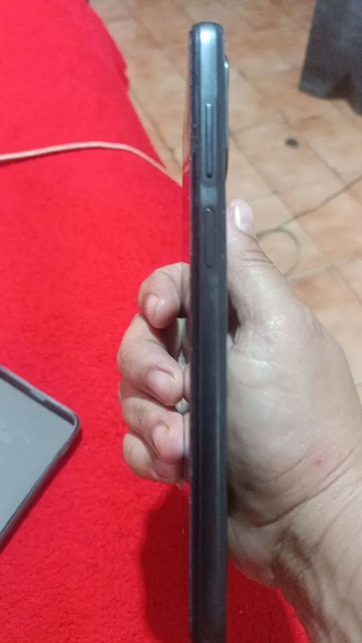 Vendo este celular semi novo.  - Foto 4