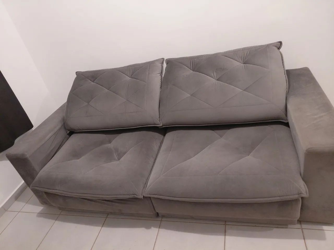 Sofá retrátil e reclinável cinza. - Foto 2