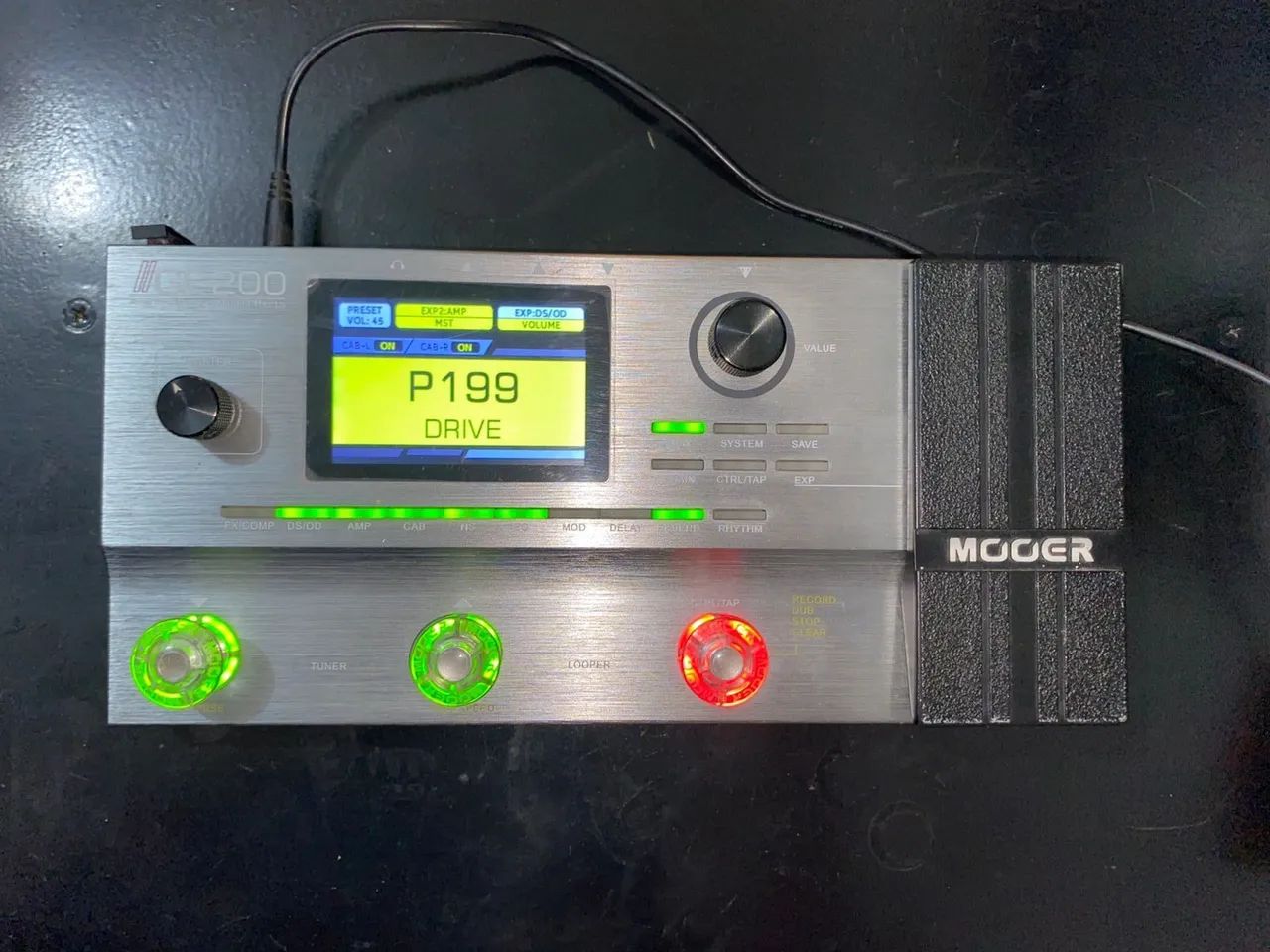 Mooer GE200 conservada