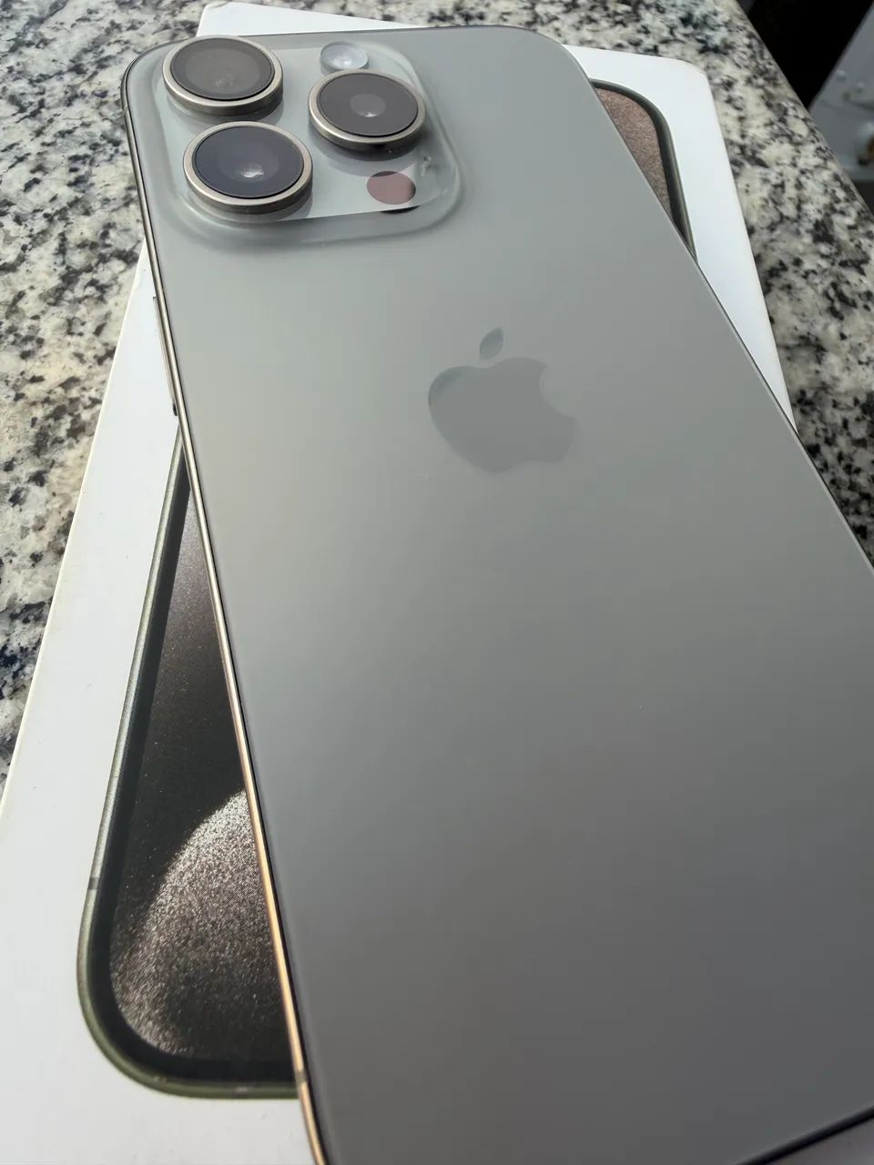 Iphone 15 Pro Max  - Foto 4