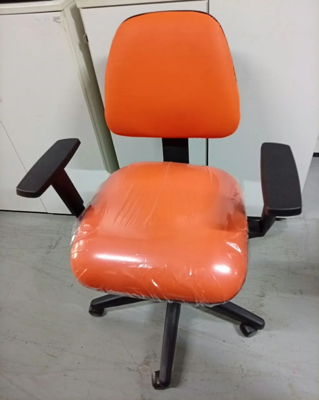 Cadeira Executiva Flexform - Sob Encomenda - Foto 3