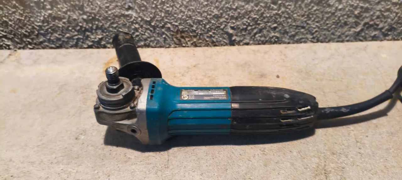 Esmerilhadeira angular Makita - Foto 4