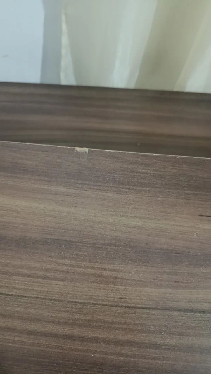 Mesa estilo industrial em bom estado com banco e 2 cadeiras  - Foto 2
