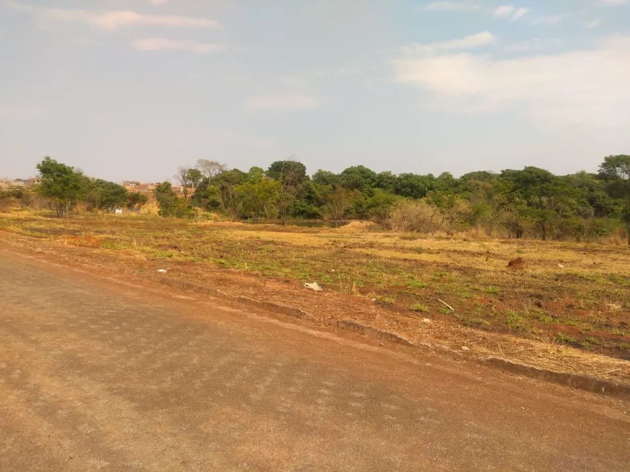 Fonte das Águas Lote 360 m² 18 m de frente e vista para o lago. Estudo pegar carro. Goiâni - Foto 5