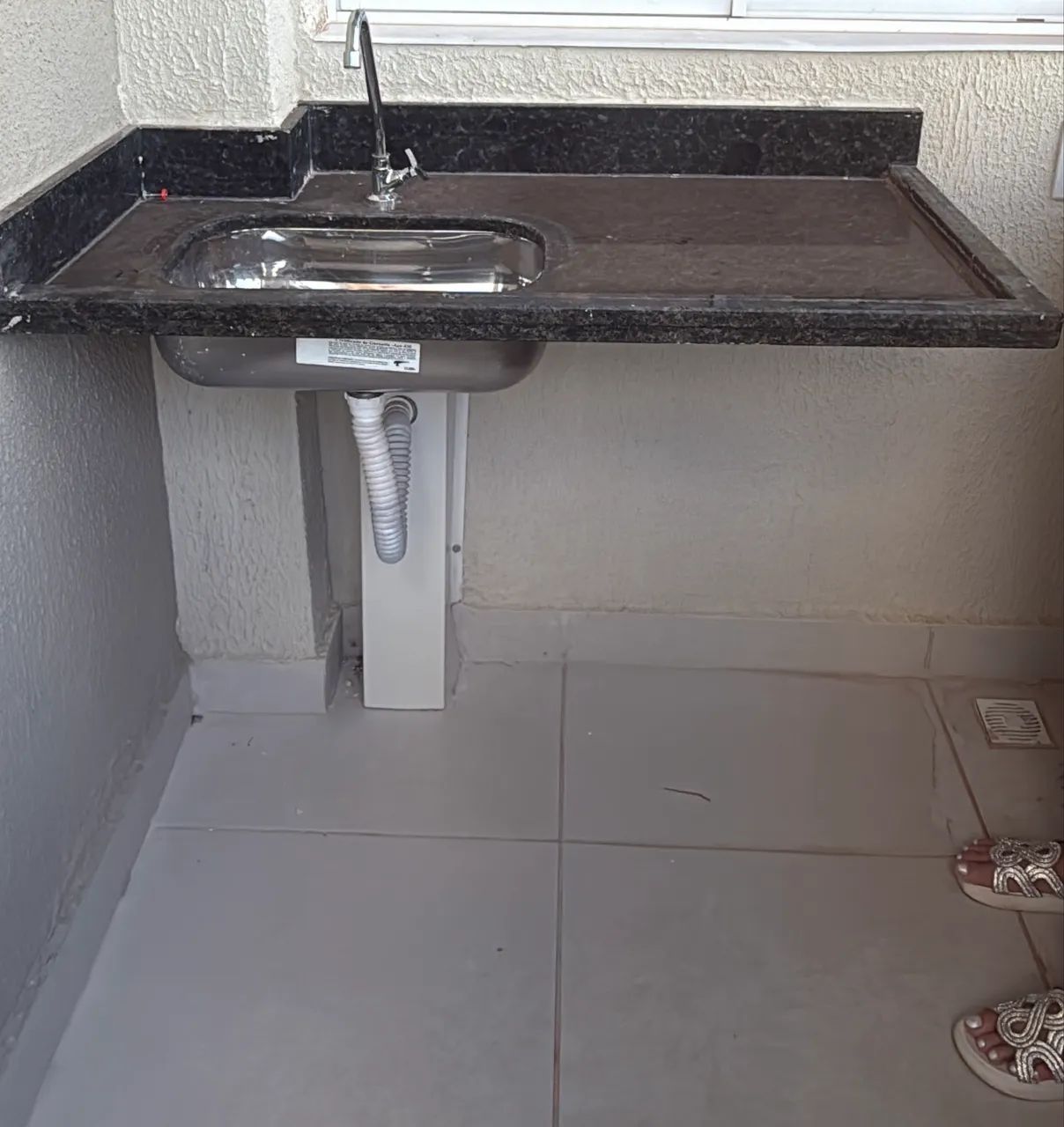 Granite Countertop 110x58 cm + Stainless Steel Sink + Faucet (Mirror Not Included)