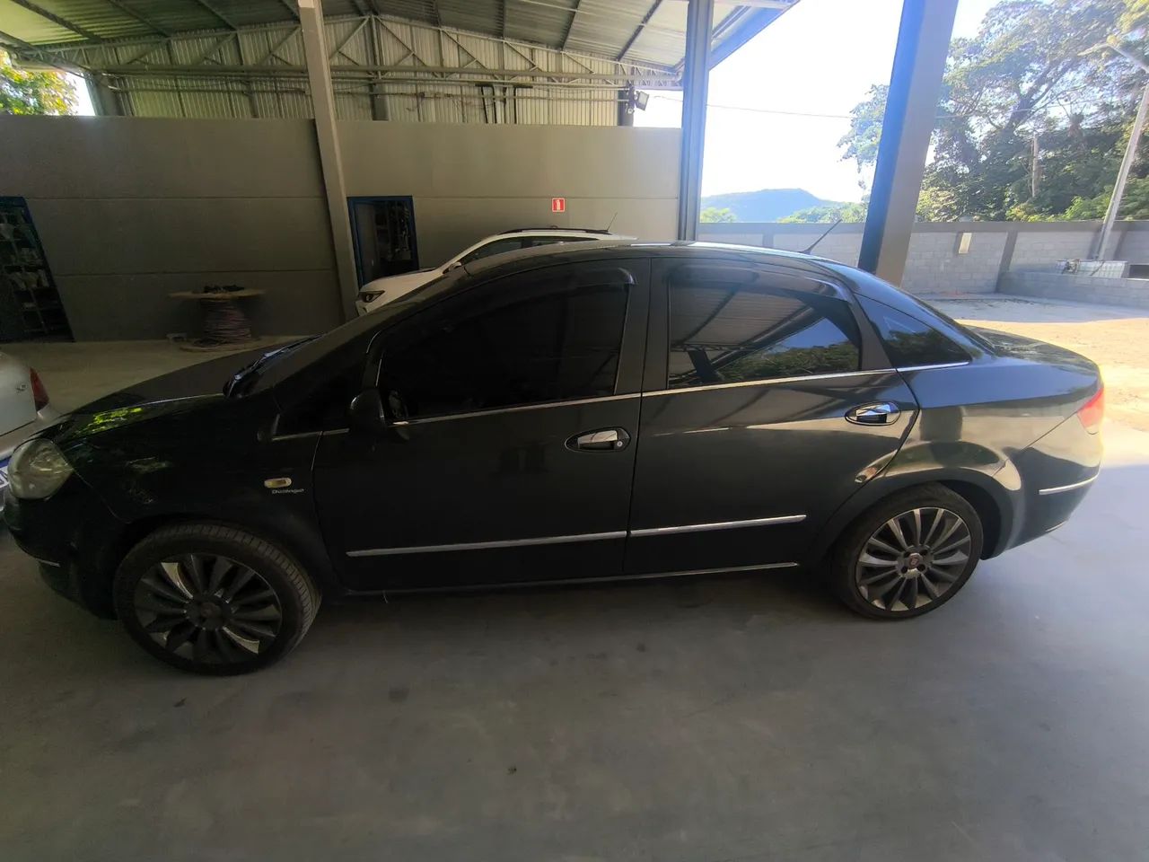 Fiat Linea Absolute 1.9/1.8 Flex Dualogic 4P 2013 - Foto 5