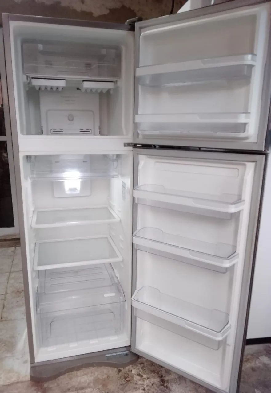 Vendo geladeira funcionando perfeitamente com garantia  - Foto 3