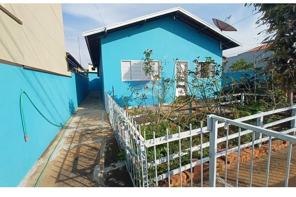 Casa com 2 quartos e edícula na Vila Antártica