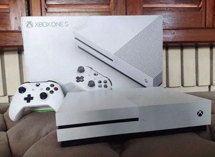 Xbox One s Semi novo 1 controle 
