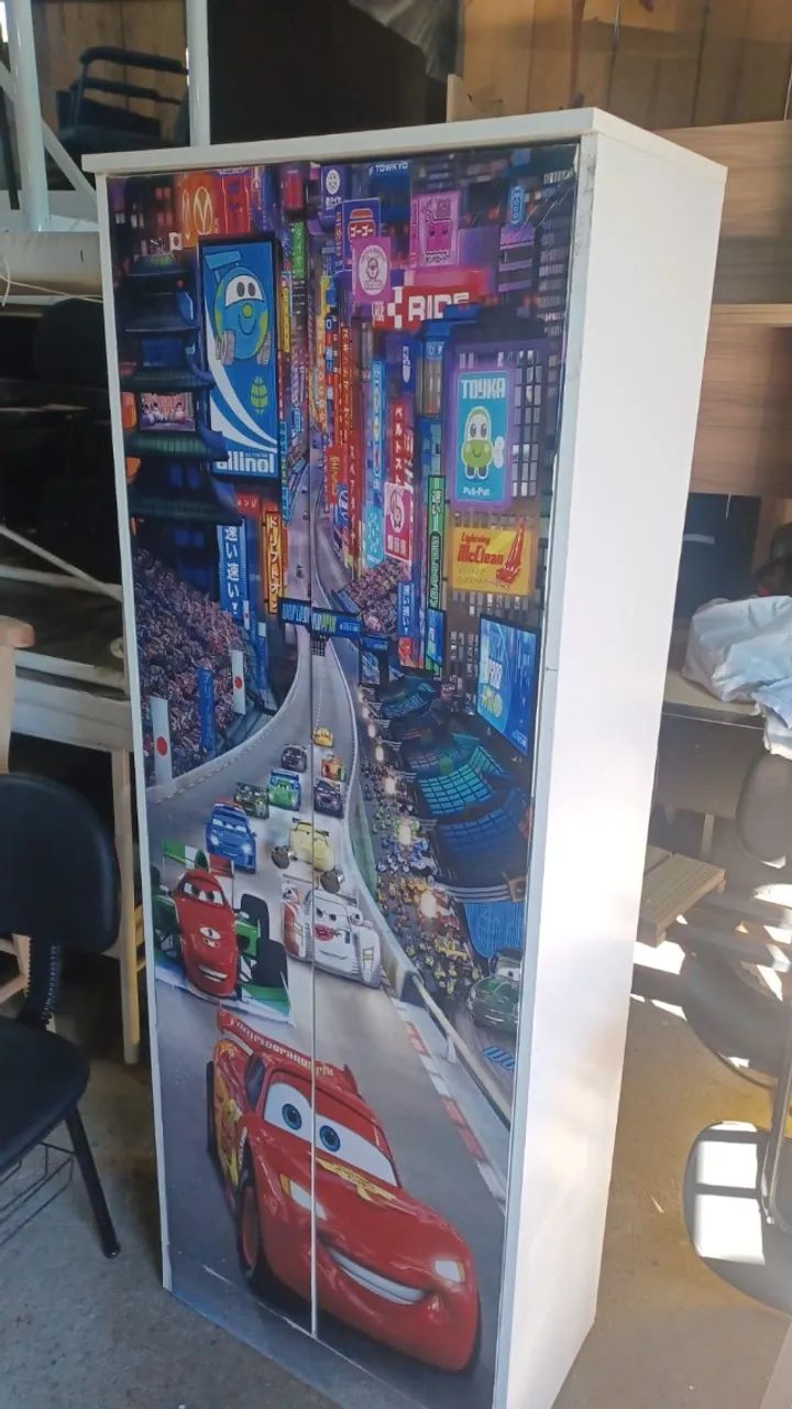Armário multiuso de 2 portas branco, estampado, carros.