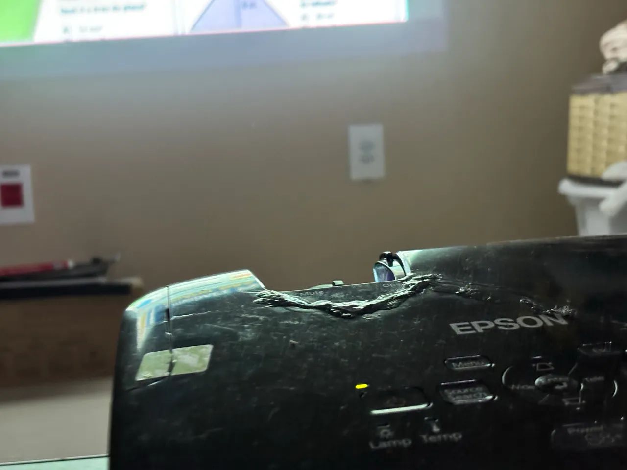 Projetor Epson PowerLite S8 +2500 Lumes - Foto 2