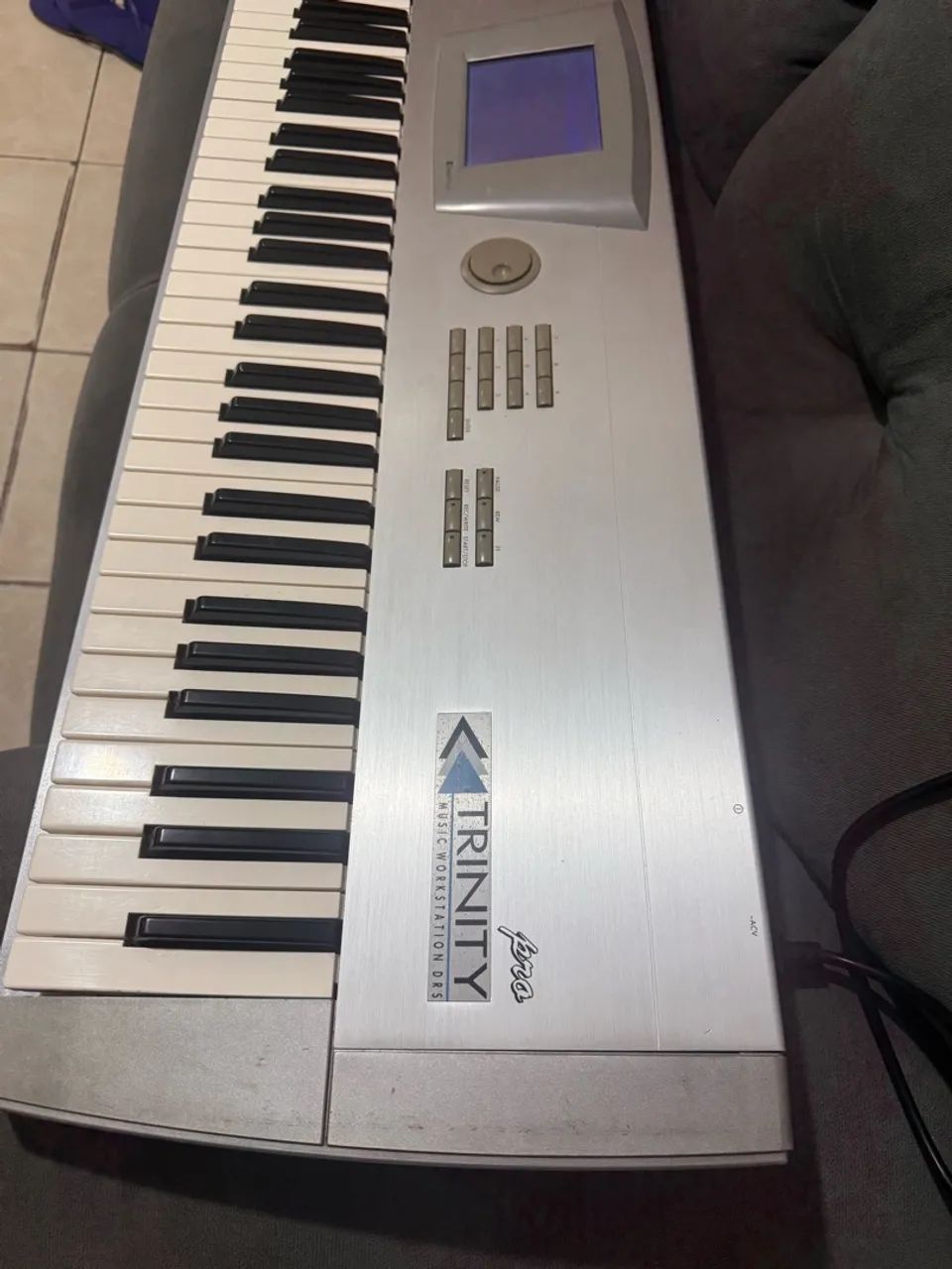 Teclado Korg Trinity Pro