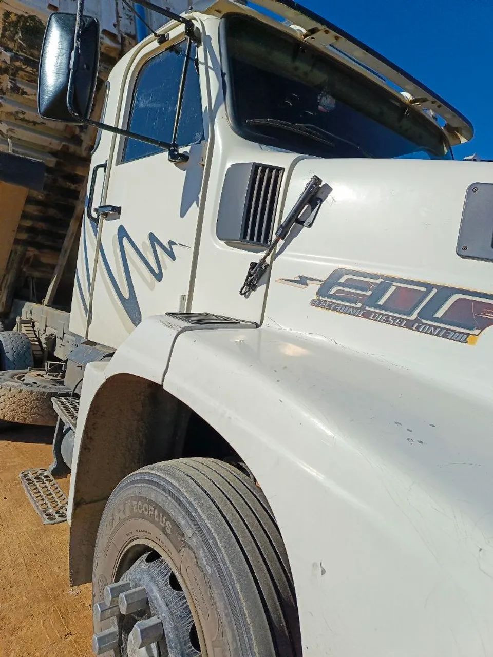 Vendo volvo NL 10 EDC 320 6x4R  - Foto 3