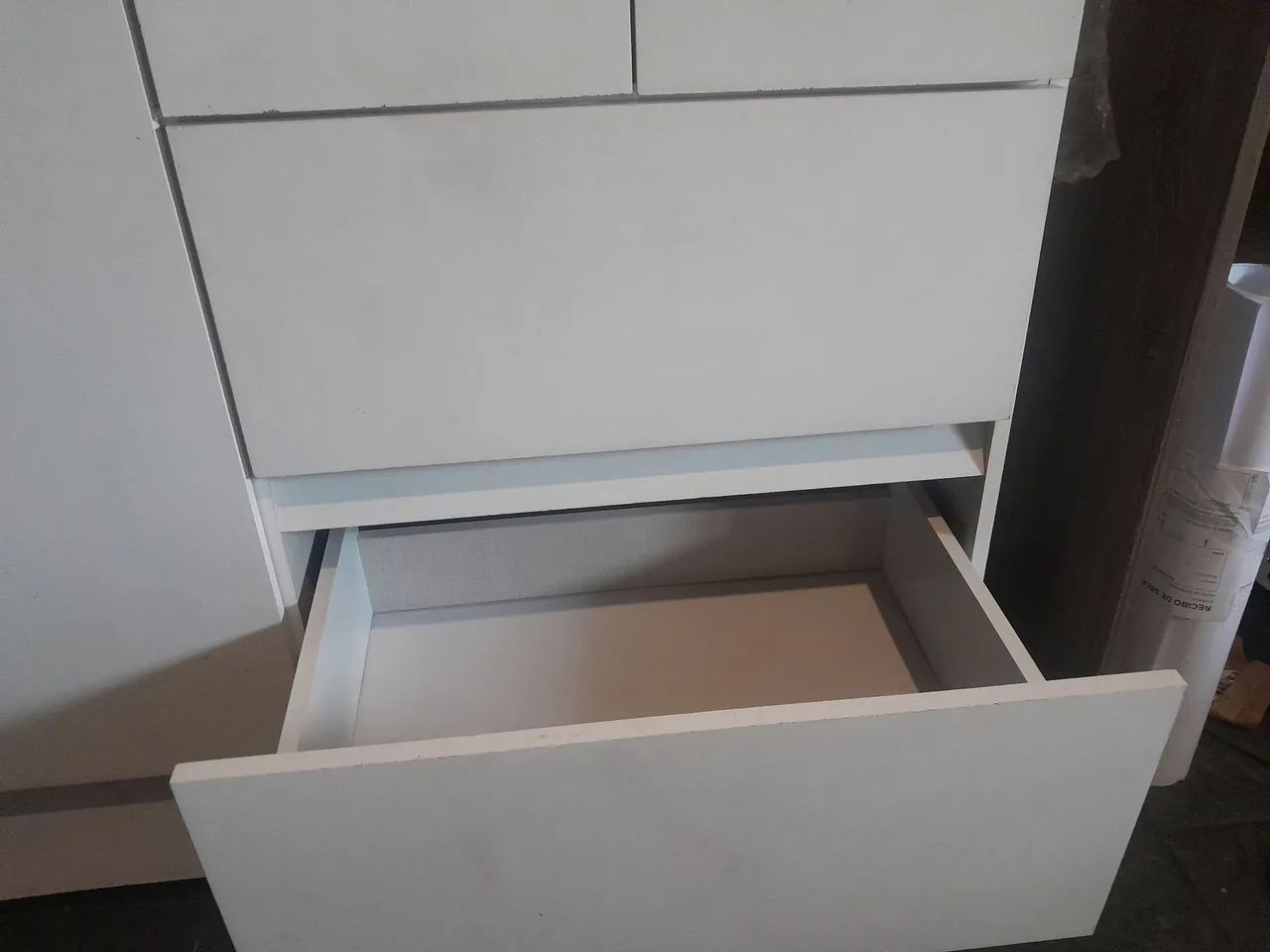 Guarda Roupas Solteiro 4 portas e duas Gavetas - Foto 2