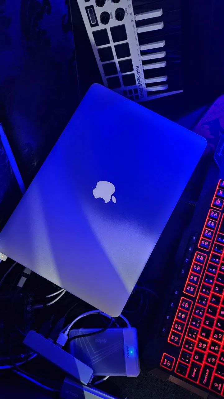 MACBOOK PRO 2015 SUPER CONSERVADO