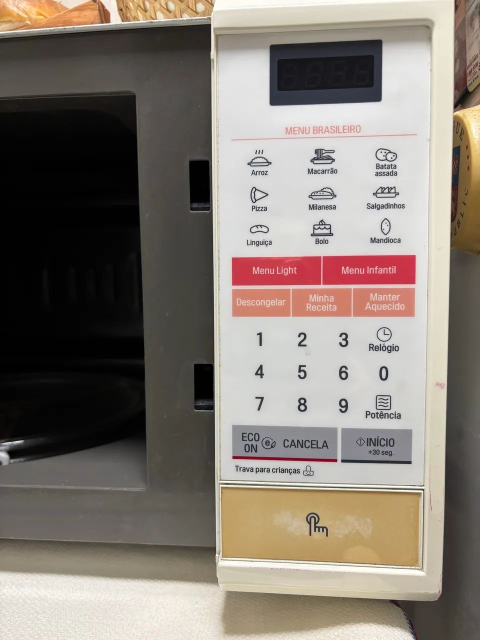 Micro-ondas LG Easy Clean