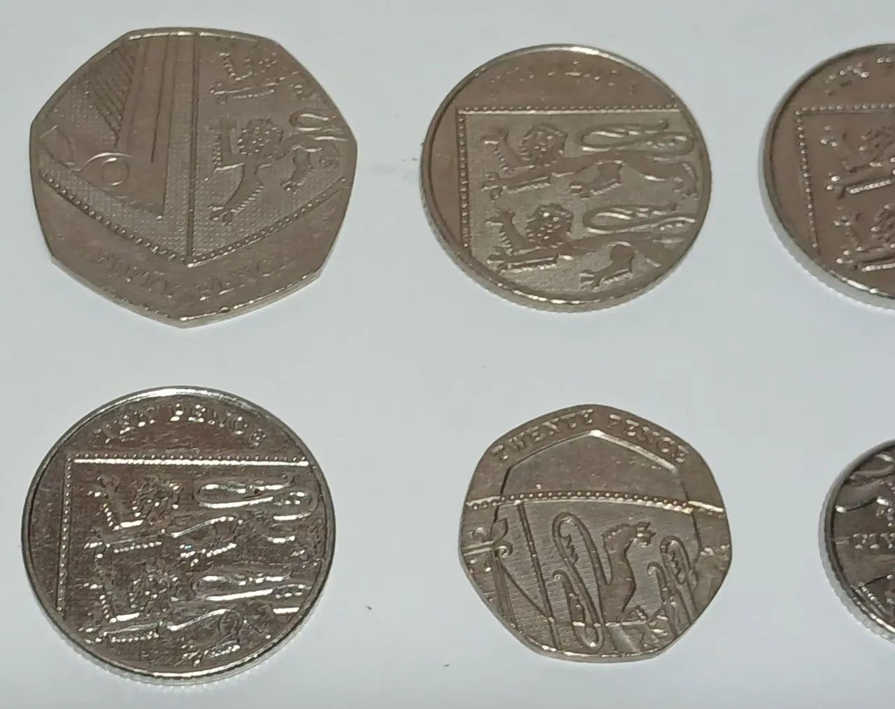 Lote com 8 moedas do Reino Unido - Foto 2
