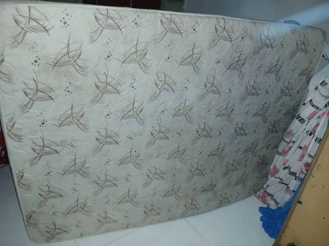 cama de casal box queen usada com colchão.  - Foto 2